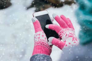 8 порад щодо використання iPhone взимку, щоб він працював довше і не зламався фото