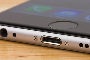 Як почистити зарядний порт iPhone? фото